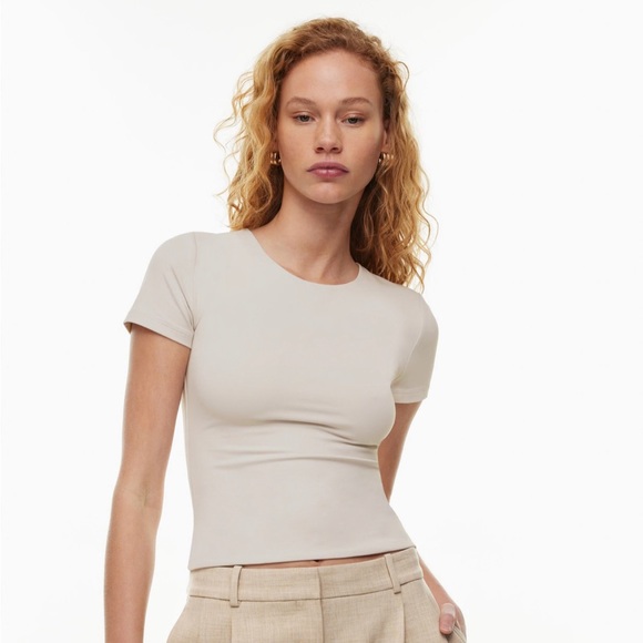 Aritzia Babaton Contour Crew T-shirt NWOT - Picture 1 of 4